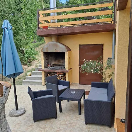 Marley Kuca Za Odmor