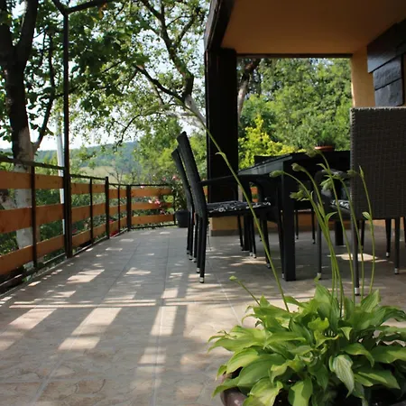 Marley Kuca Za Odmor